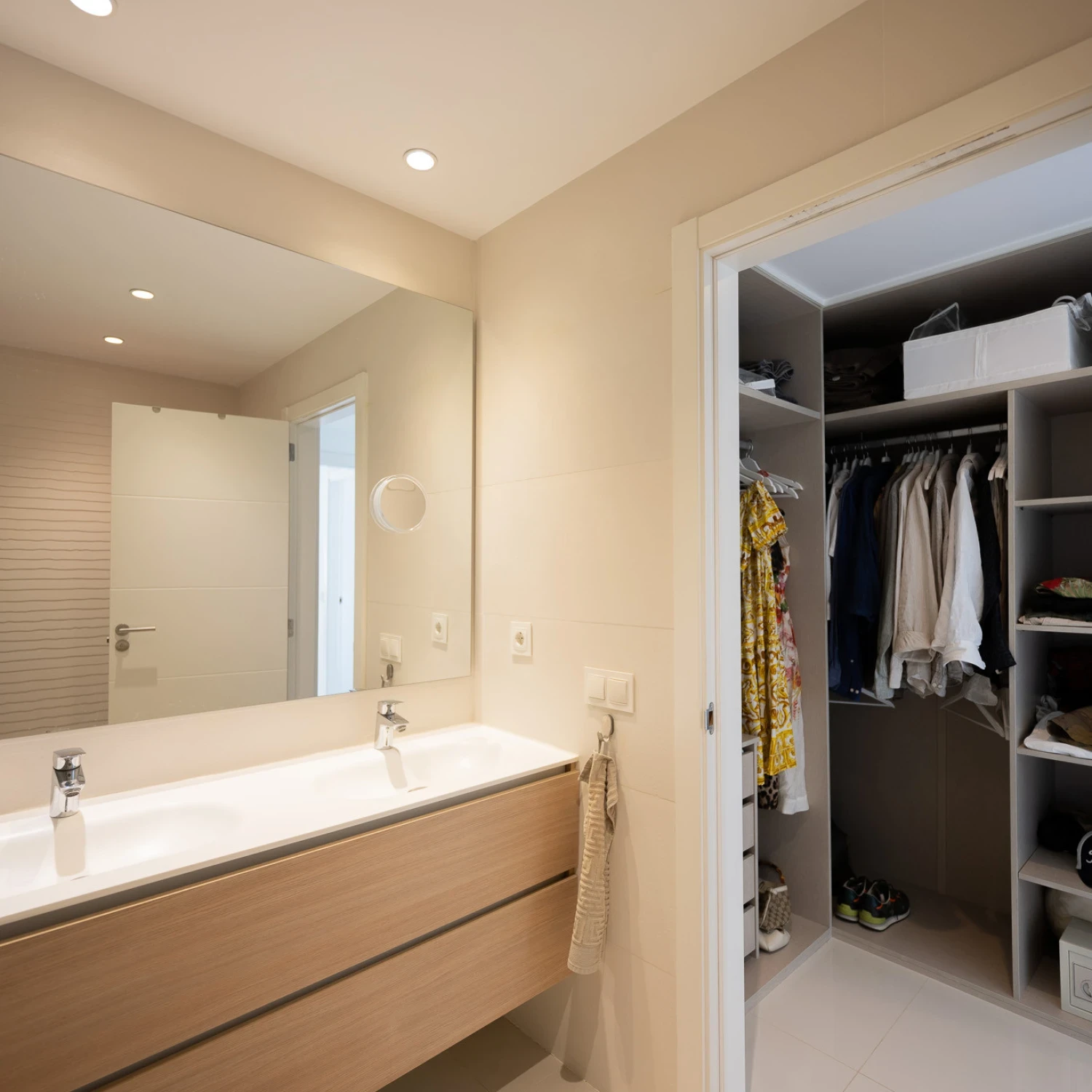 Click to open gallery