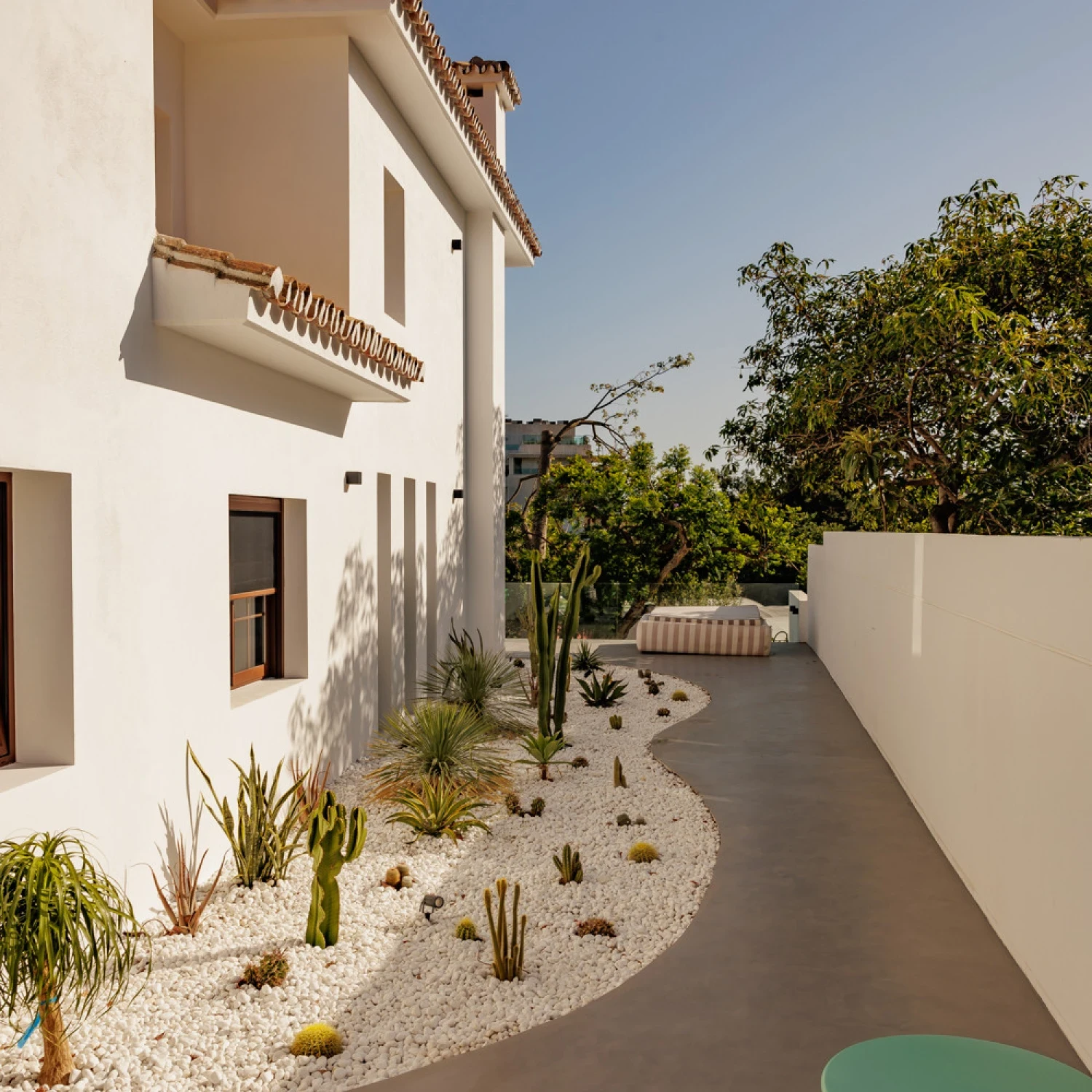 Click to open gallery