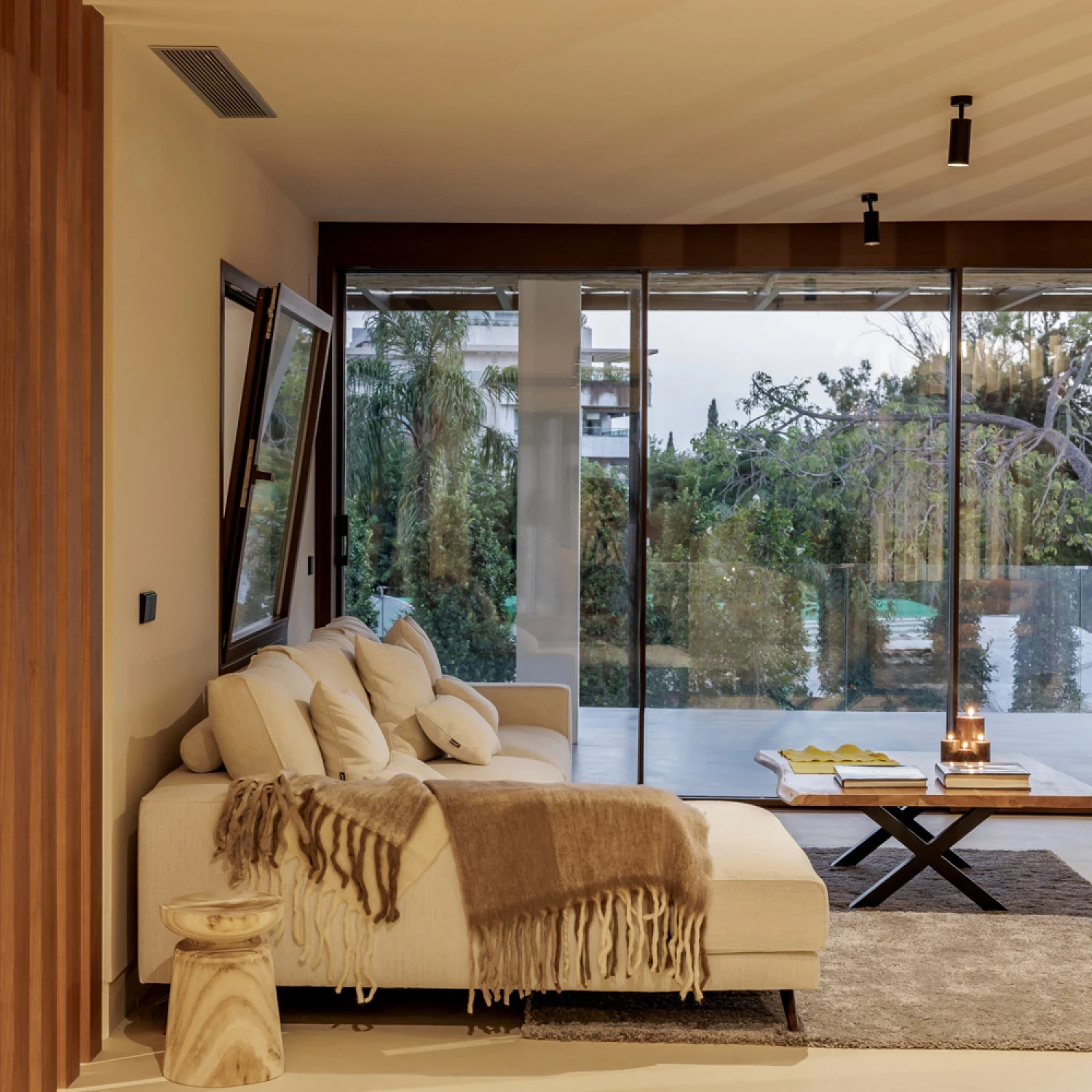 Click to open gallery