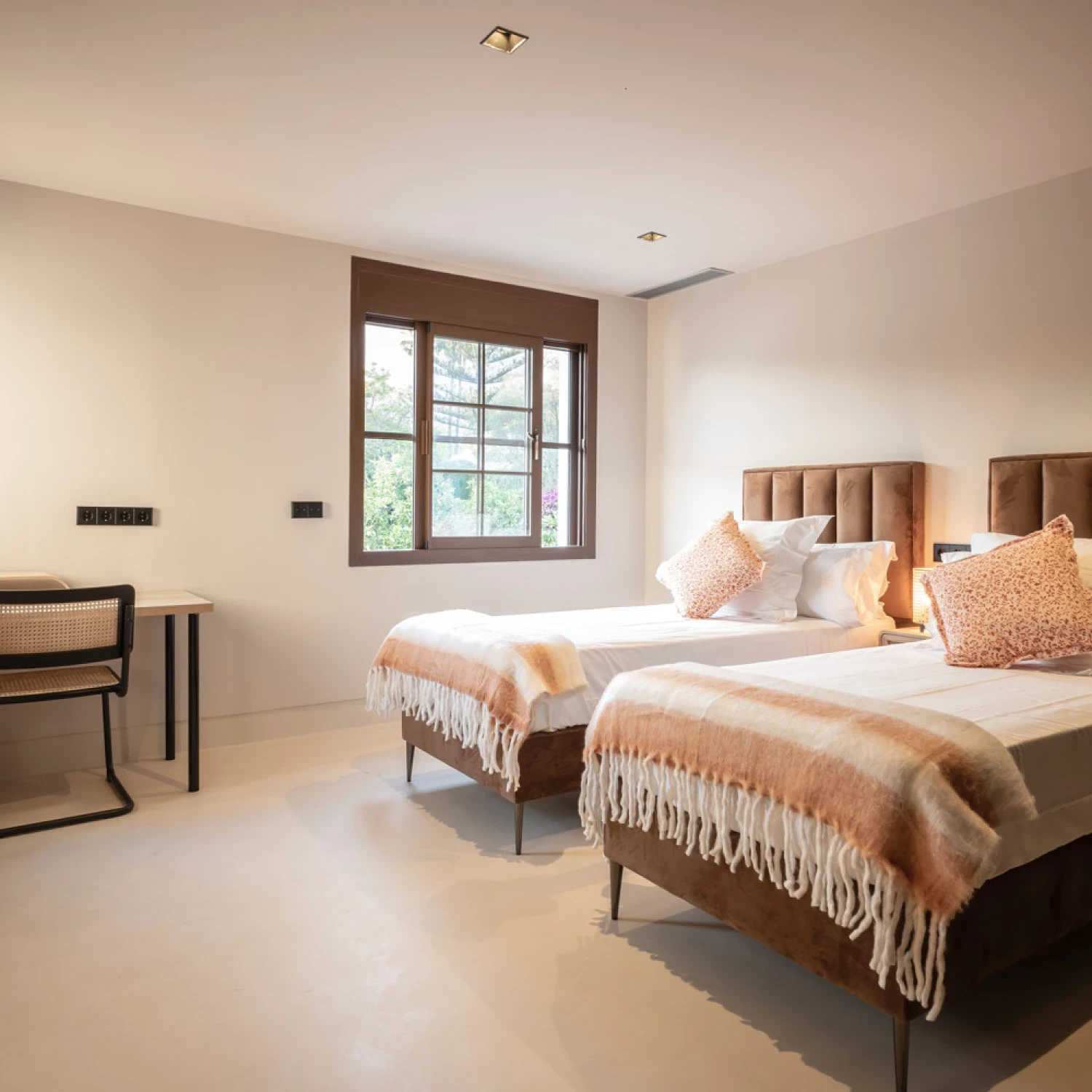 Click to open gallery