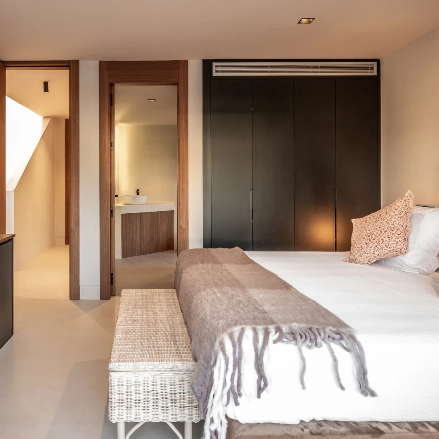 Click to open gallery