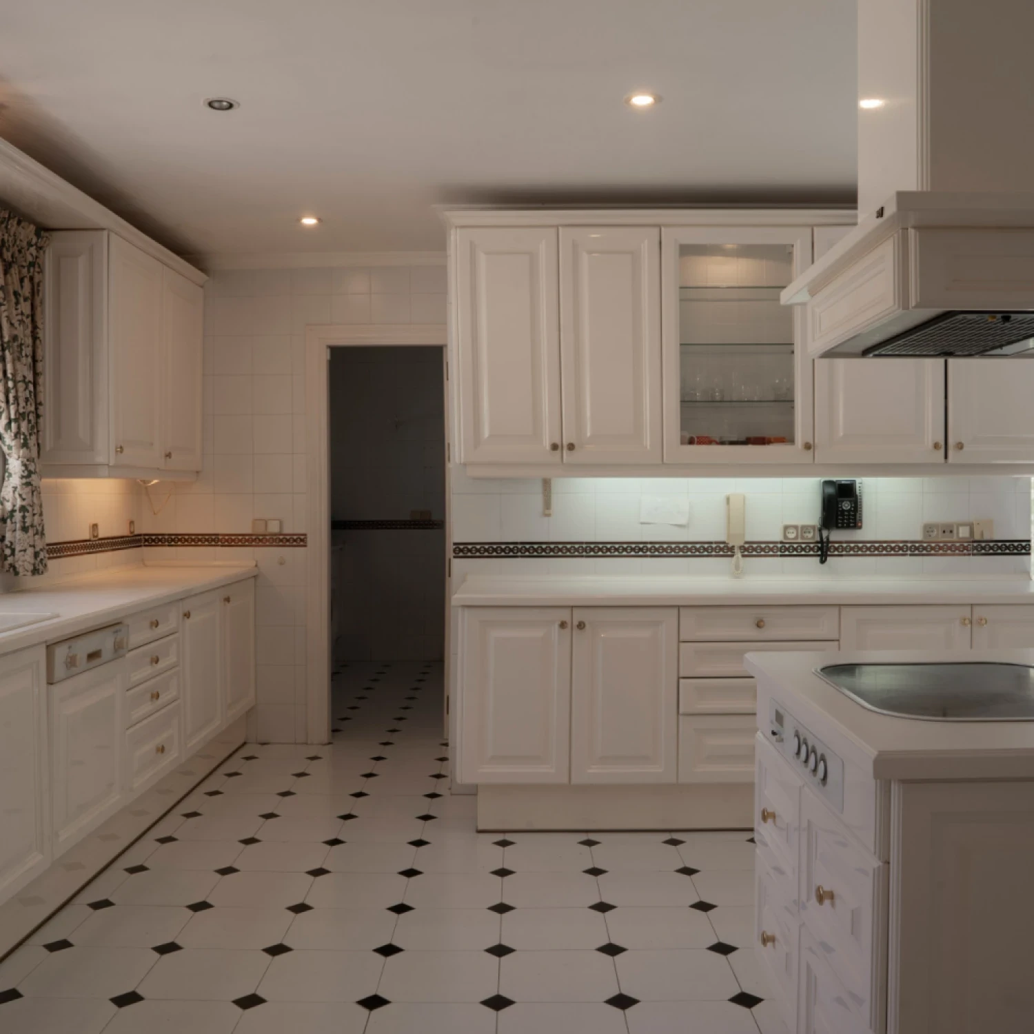 Click to open gallery