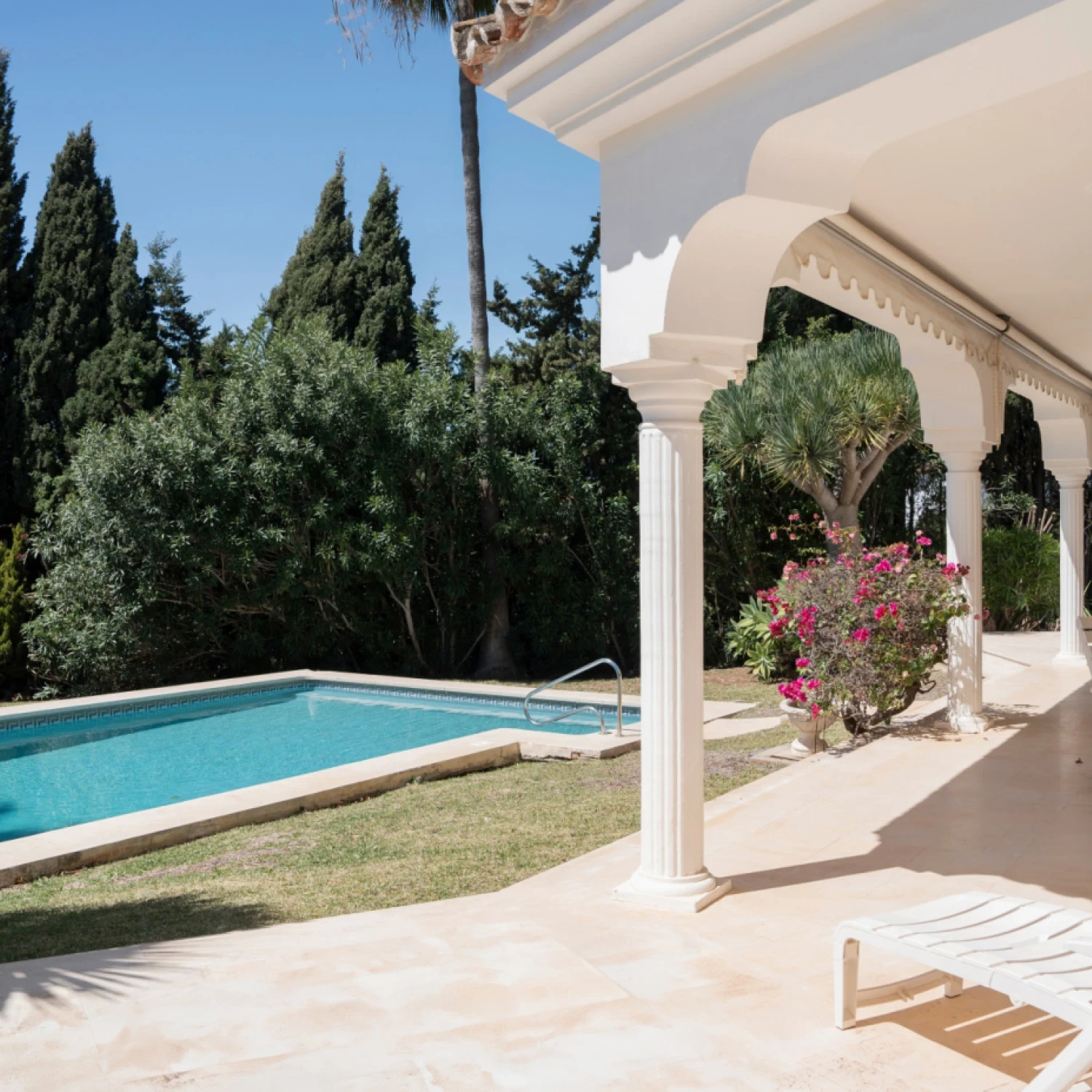 Click to open gallery