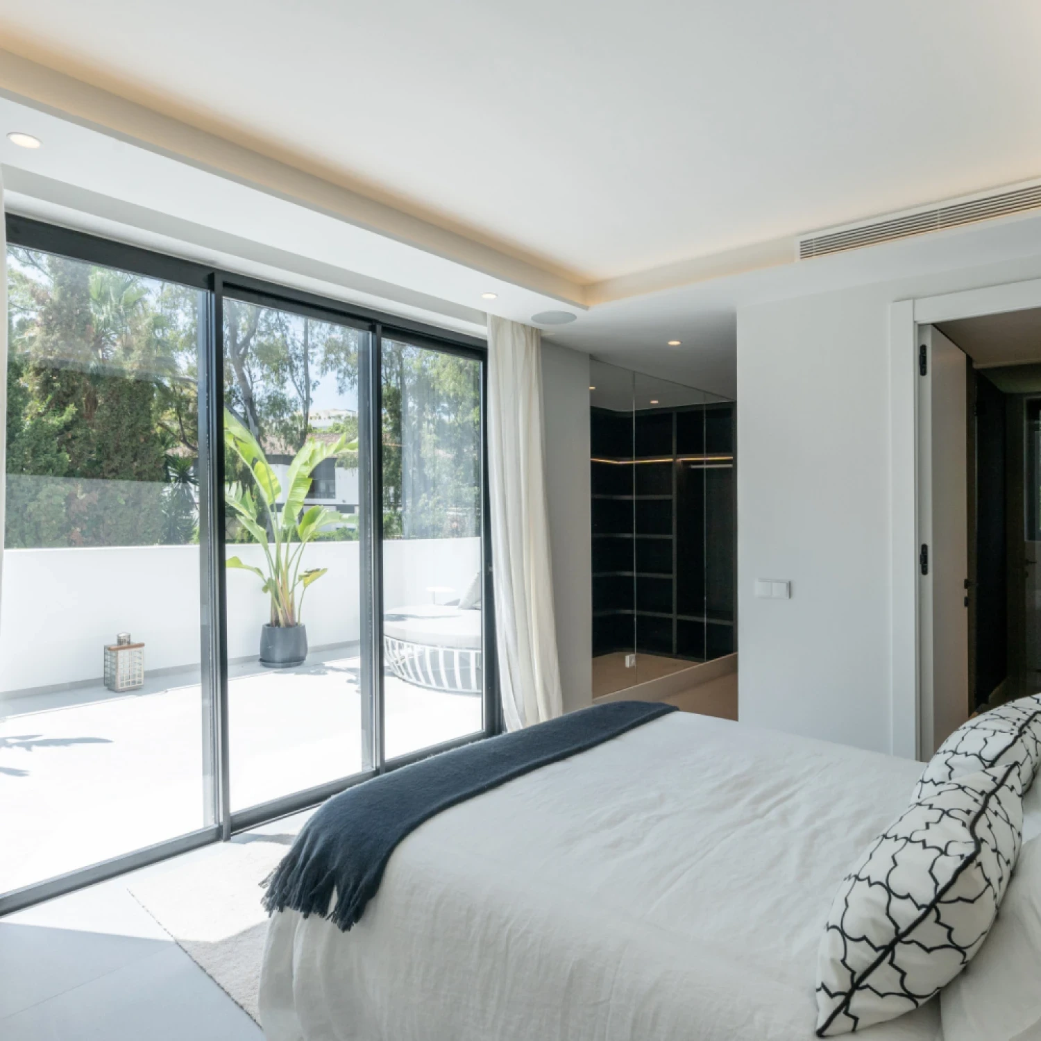 Click to open gallery