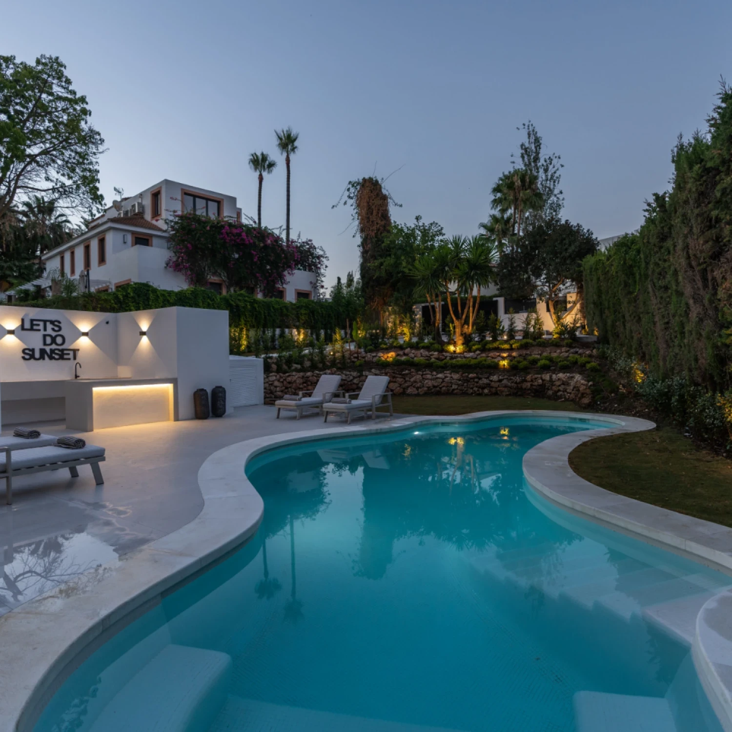 Click to open gallery