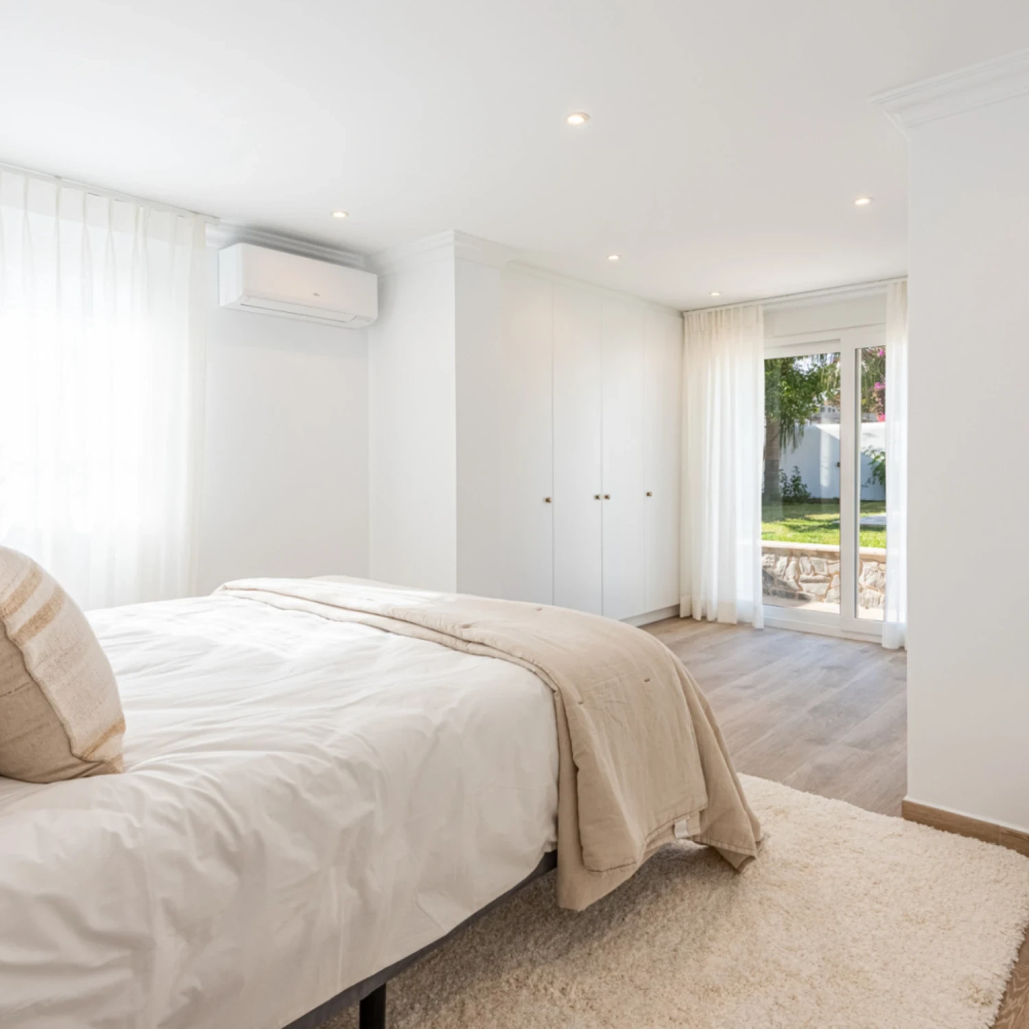 Click to open gallery