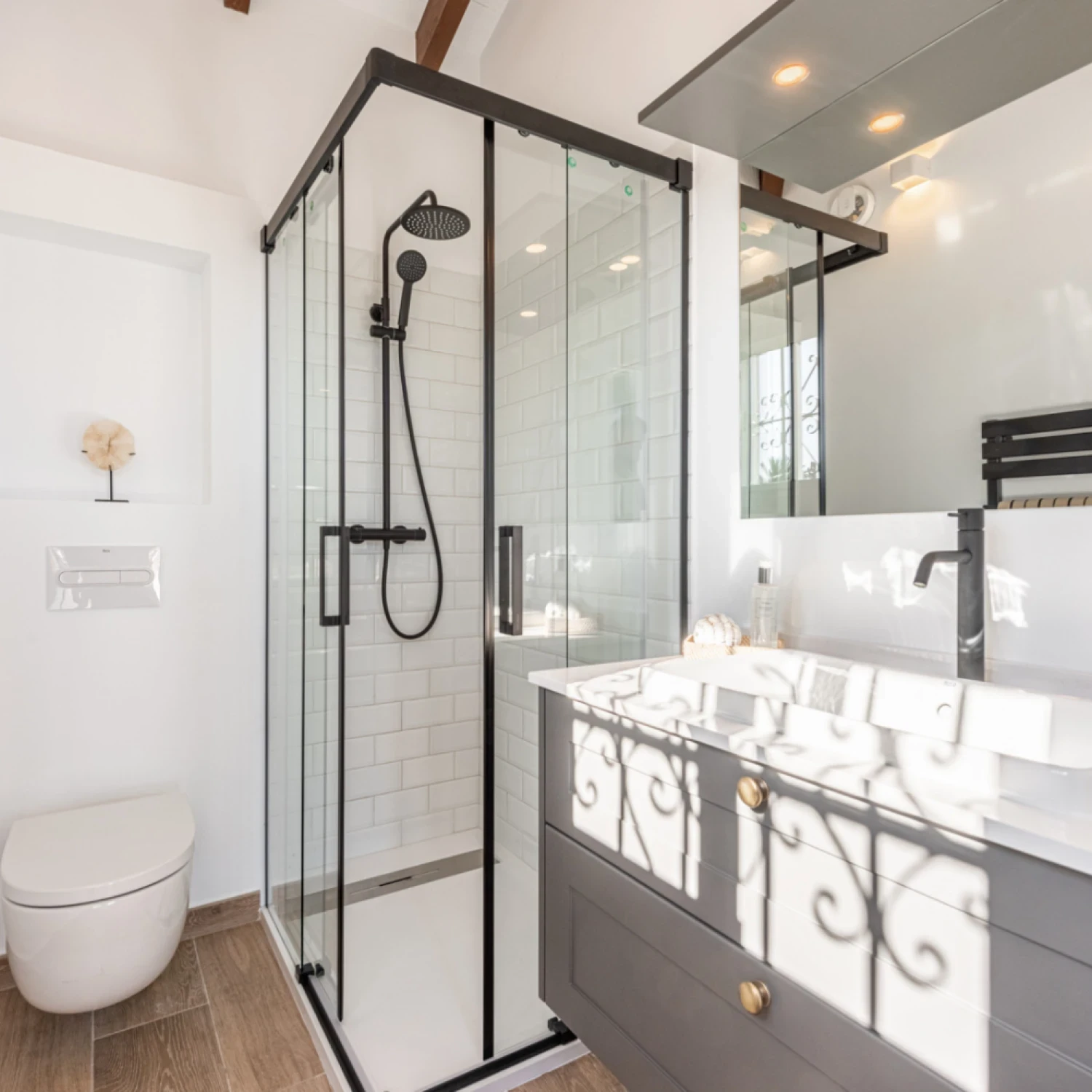 Click to open gallery