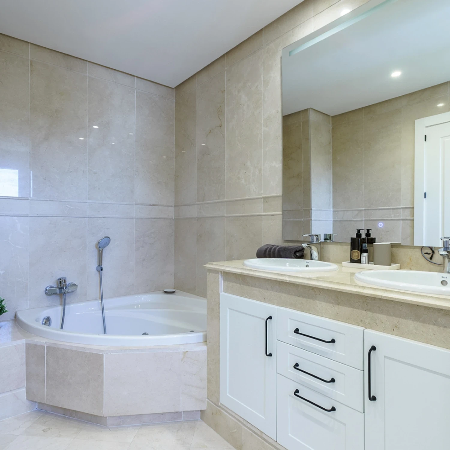 Click to open gallery