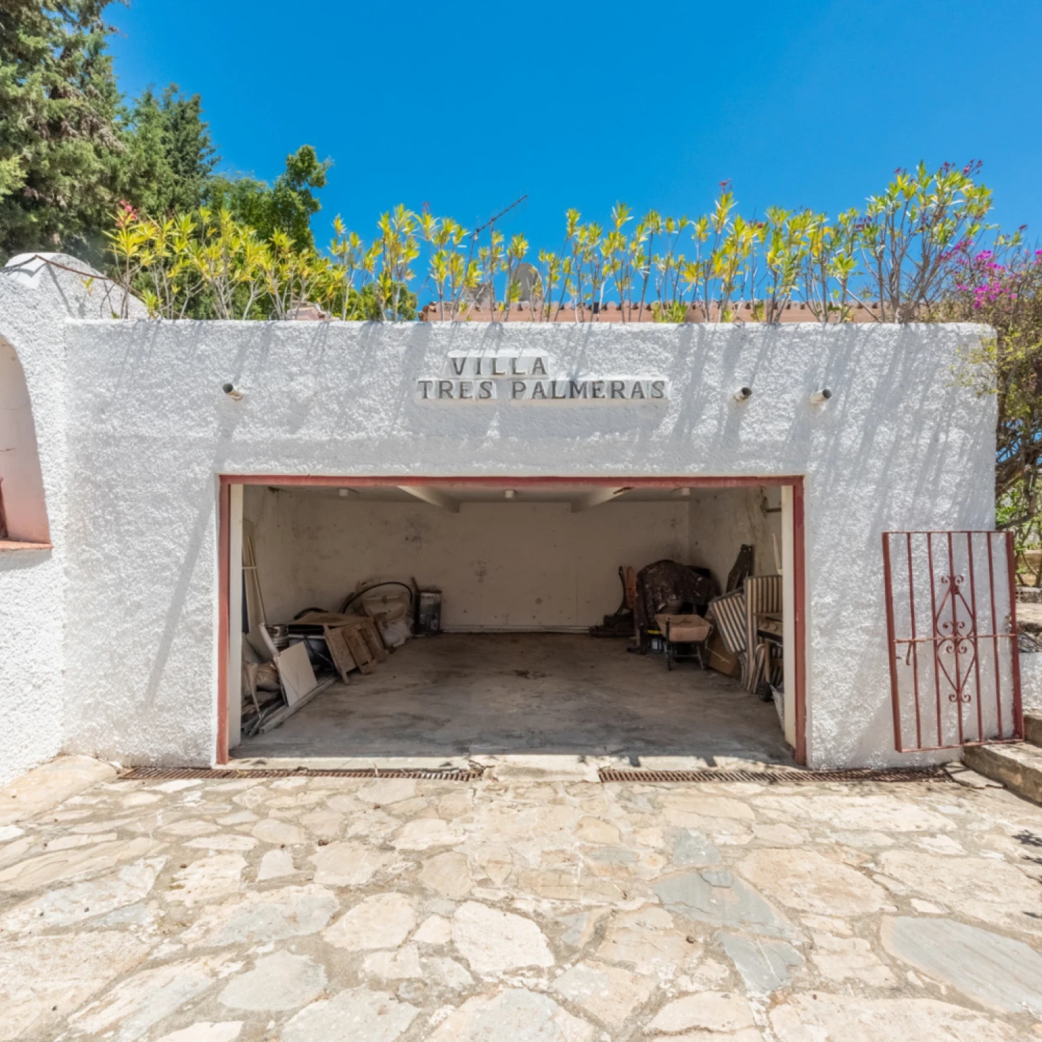 Click to open gallery